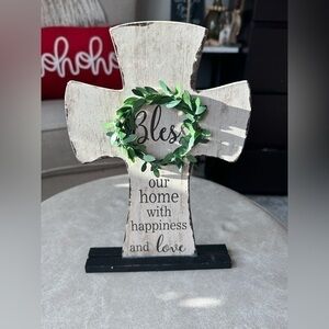 ✨NWT Bless our Home 🏡 cross plaque decor accent wreath
